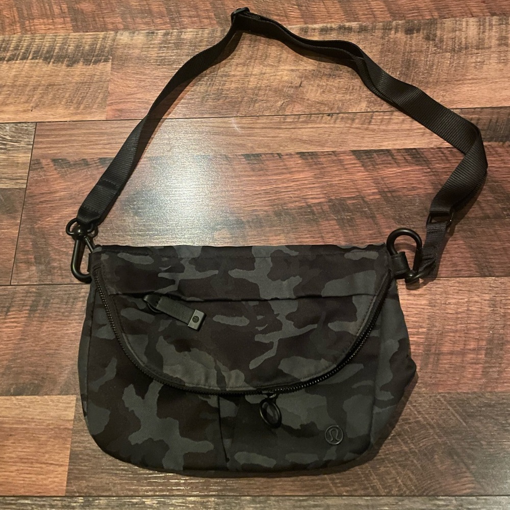 lululemon athletica Black Camouflage Crossbody Bag
